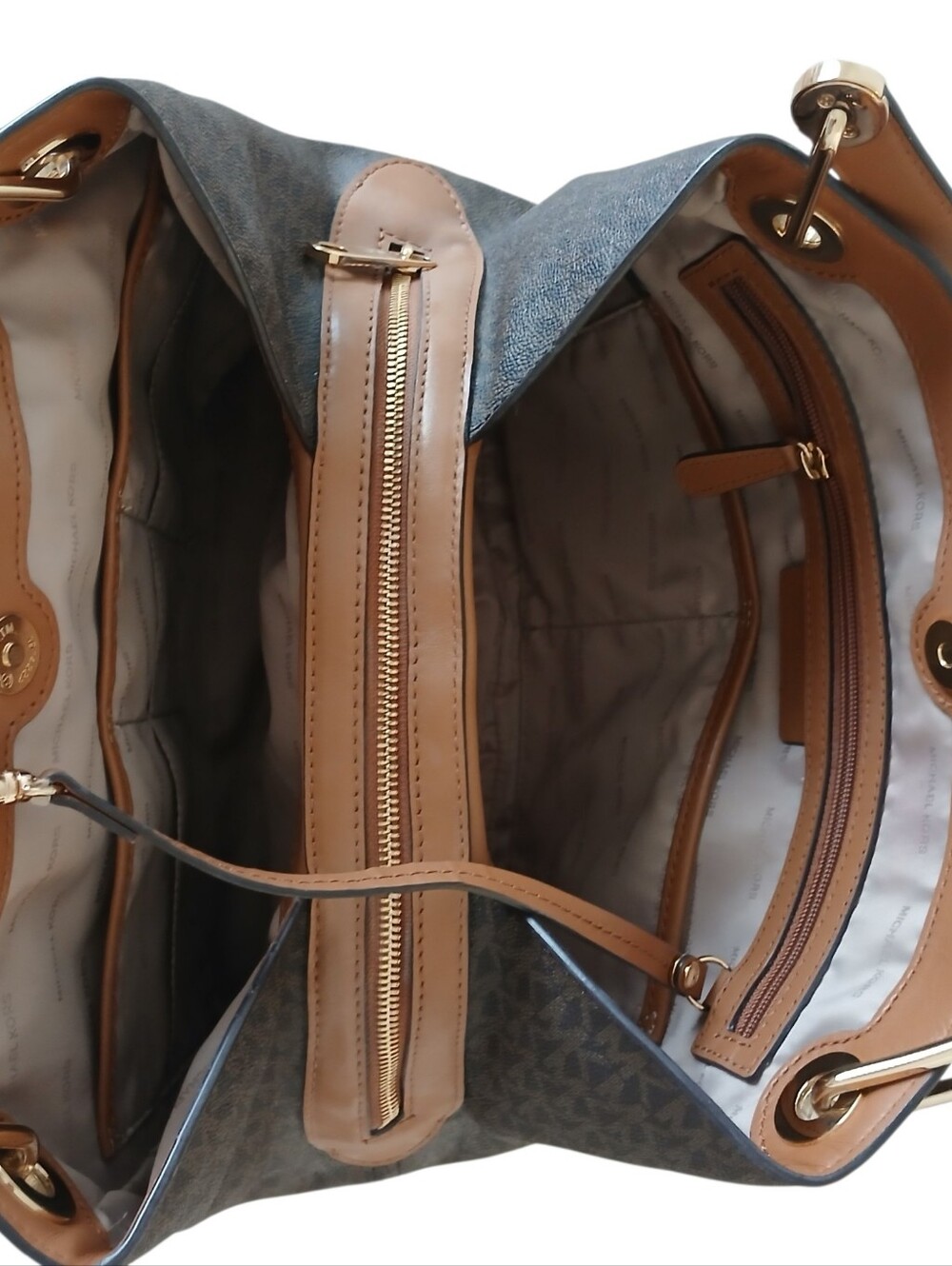 NWOT MICHAEL KORS Raven Large Signature Tote Grommets Studs Brown Tan Luxury - Picture 7 of 13